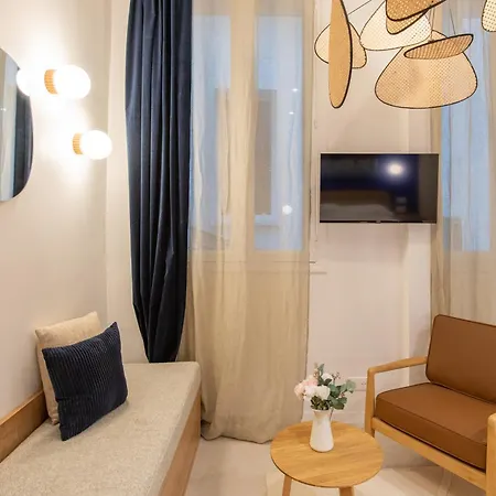 Geranimus : Heart Of Montorgeuil Apartment *